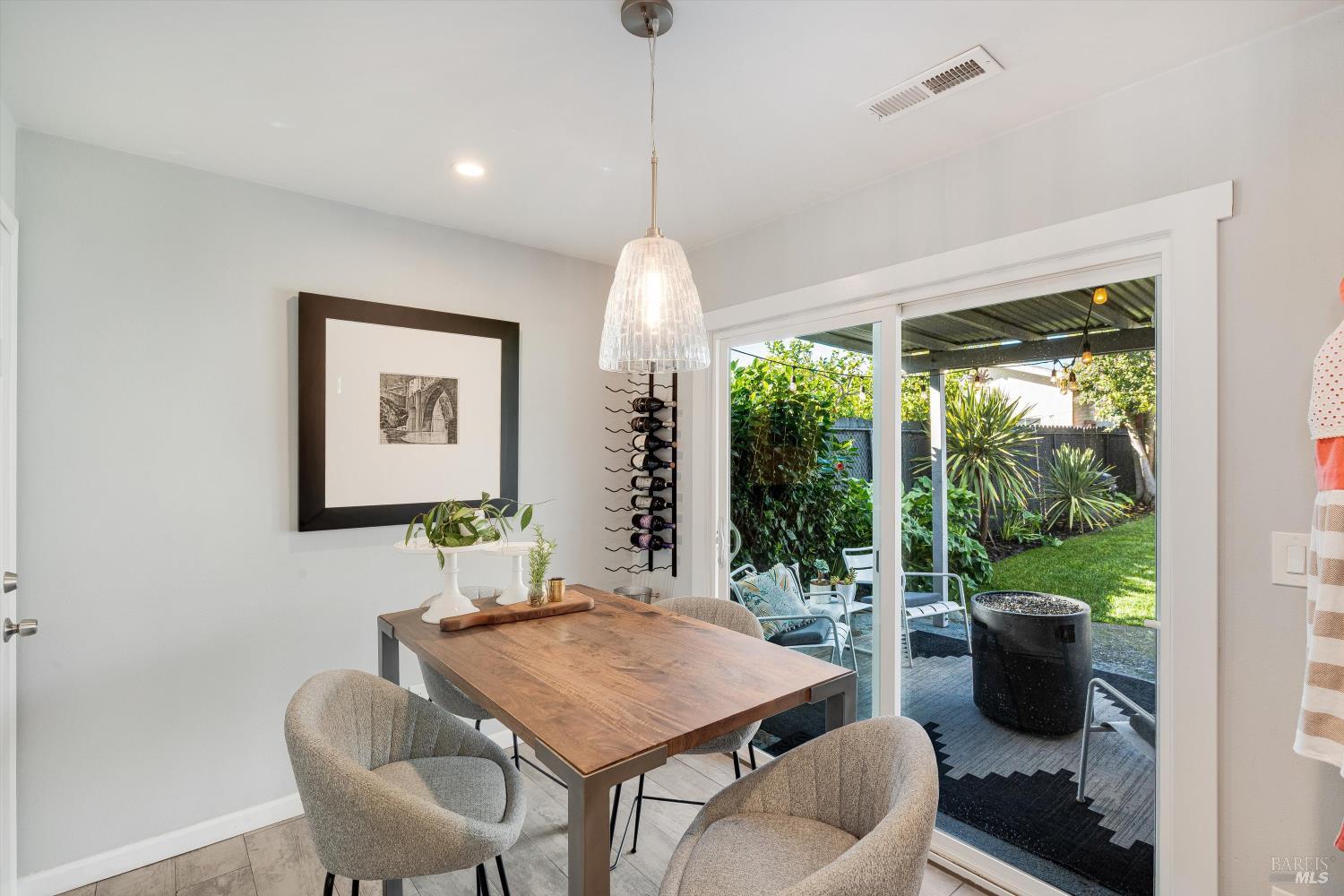 Detail Gallery Image 10 of 34 For 217 S Coombs St, Napa,  CA 94559 - 2 Beds | 1 Baths