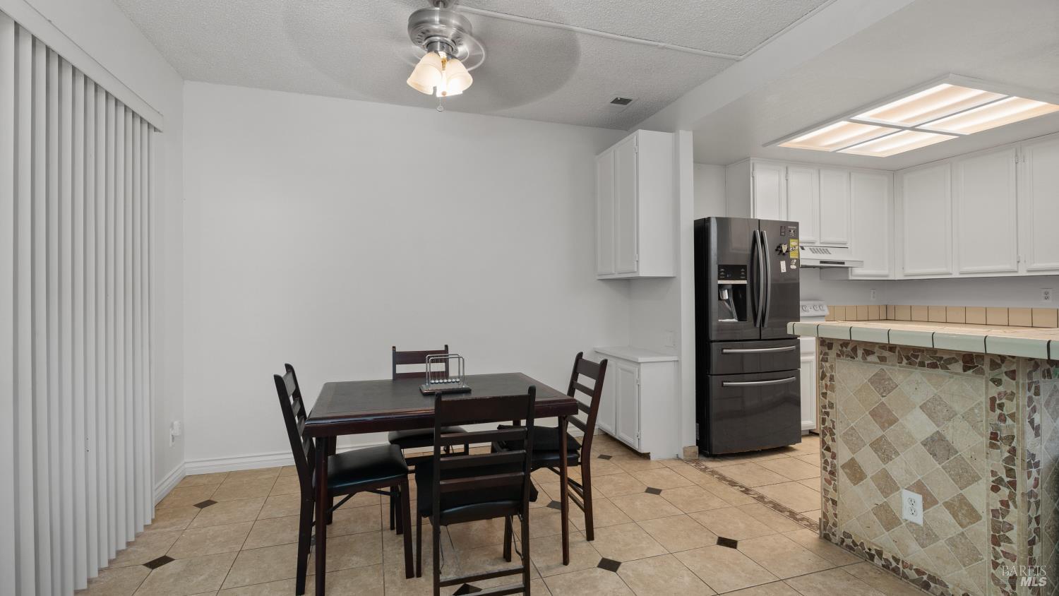 Detail Gallery Image 7 of 26 For 397 Kenbrook Cir, San Jose,  CA 95111 - 2 Beds | 2 Baths