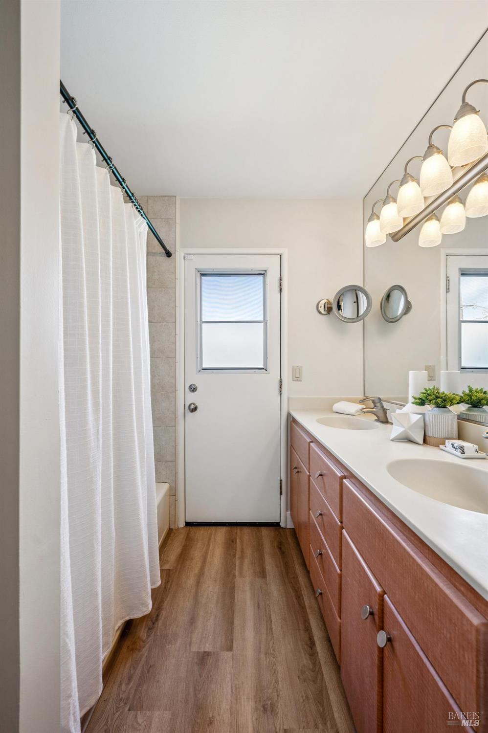 Detail Gallery Image 16 of 23 For 479 Calle De La Mesa Unkn, Novato,  CA 94949 - 4 Beds | 2 Baths