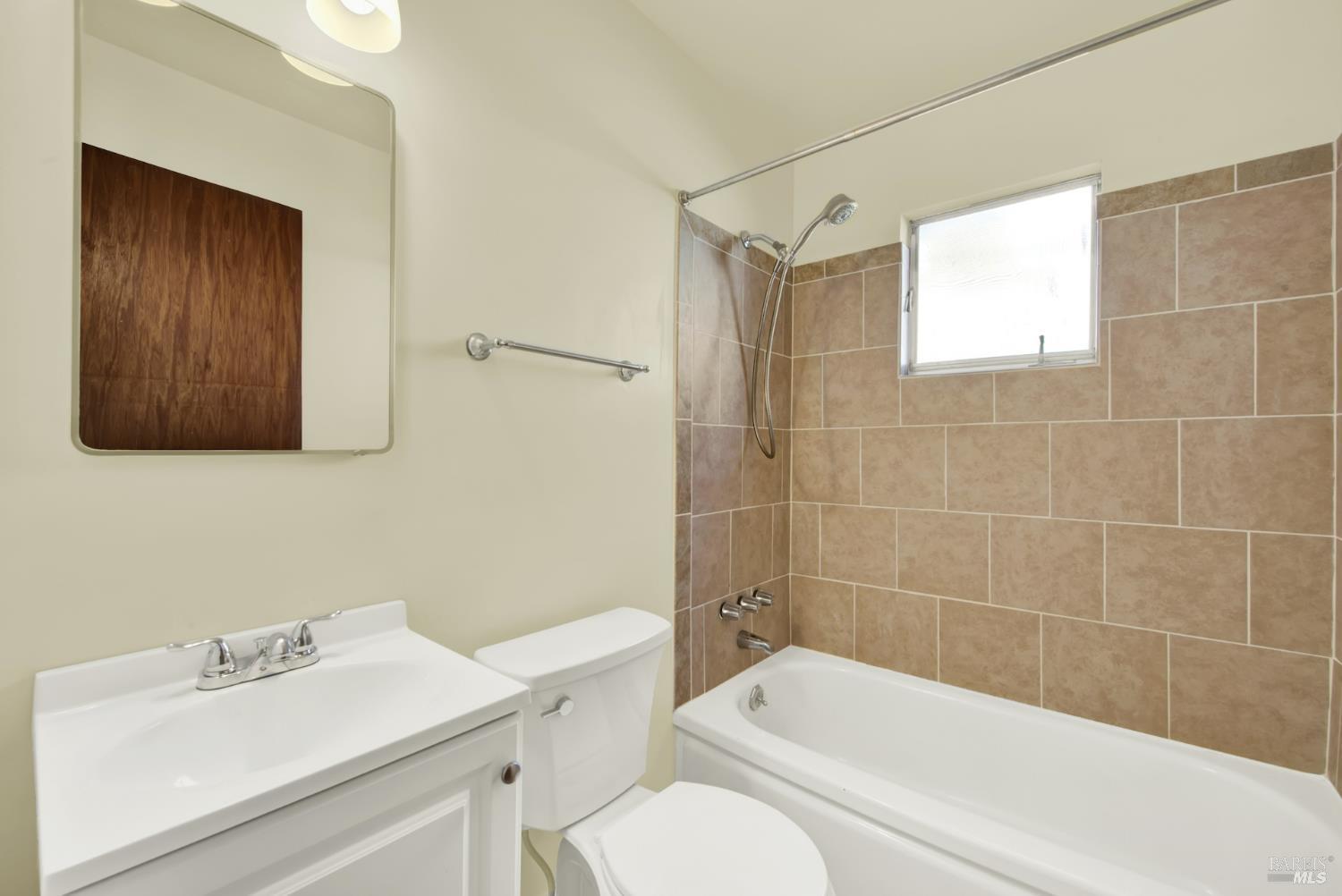 Detail Gallery Image 21 of 29 For 640 S Minahen St, Napa,  CA 94559 - 3 Beds | 2 Baths