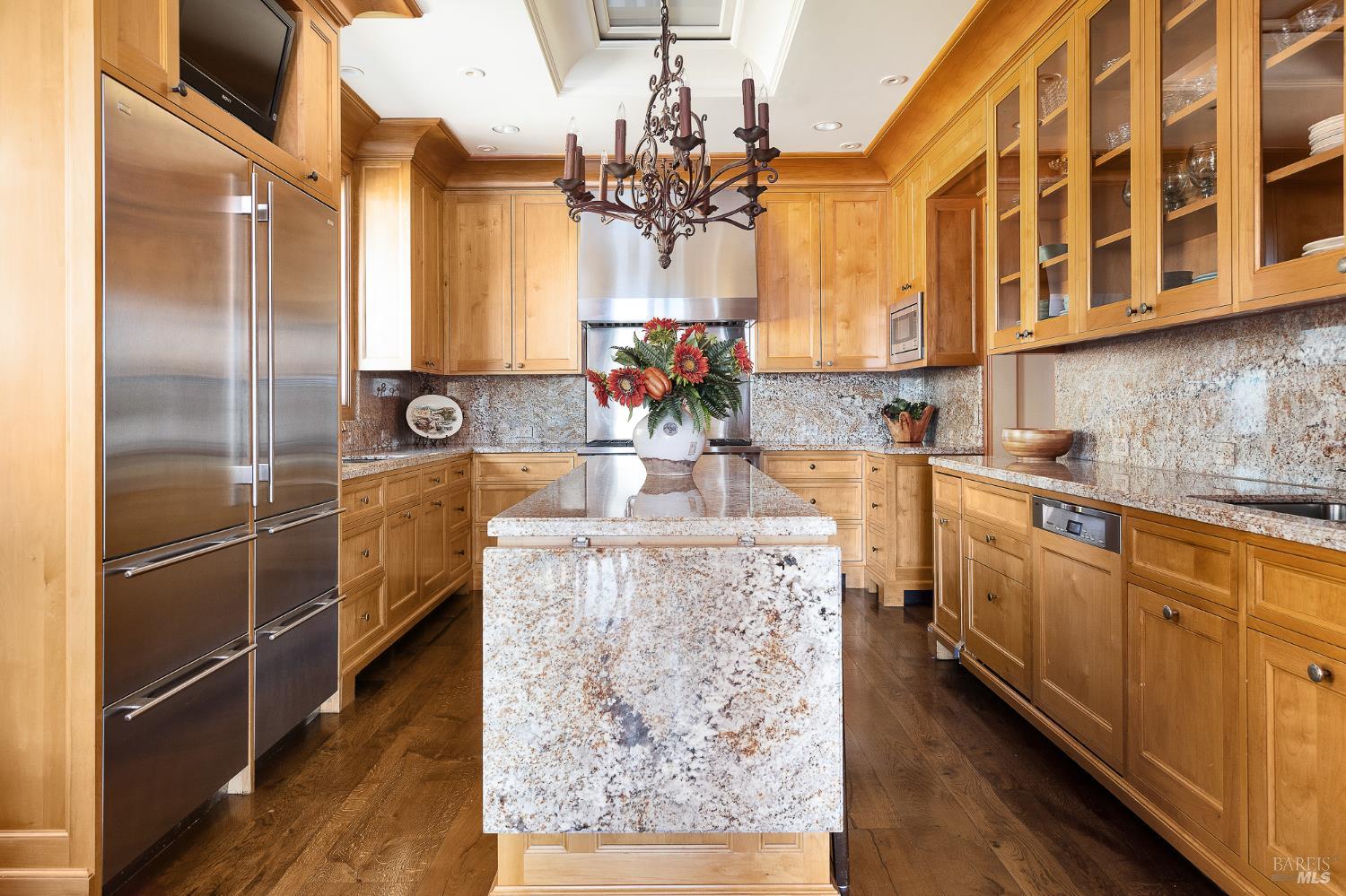 Detail Gallery Image 17 of 75 For 125 Belvedere Ave, Belvedere,  CA 94920 - 5 Beds | 5/5 Baths