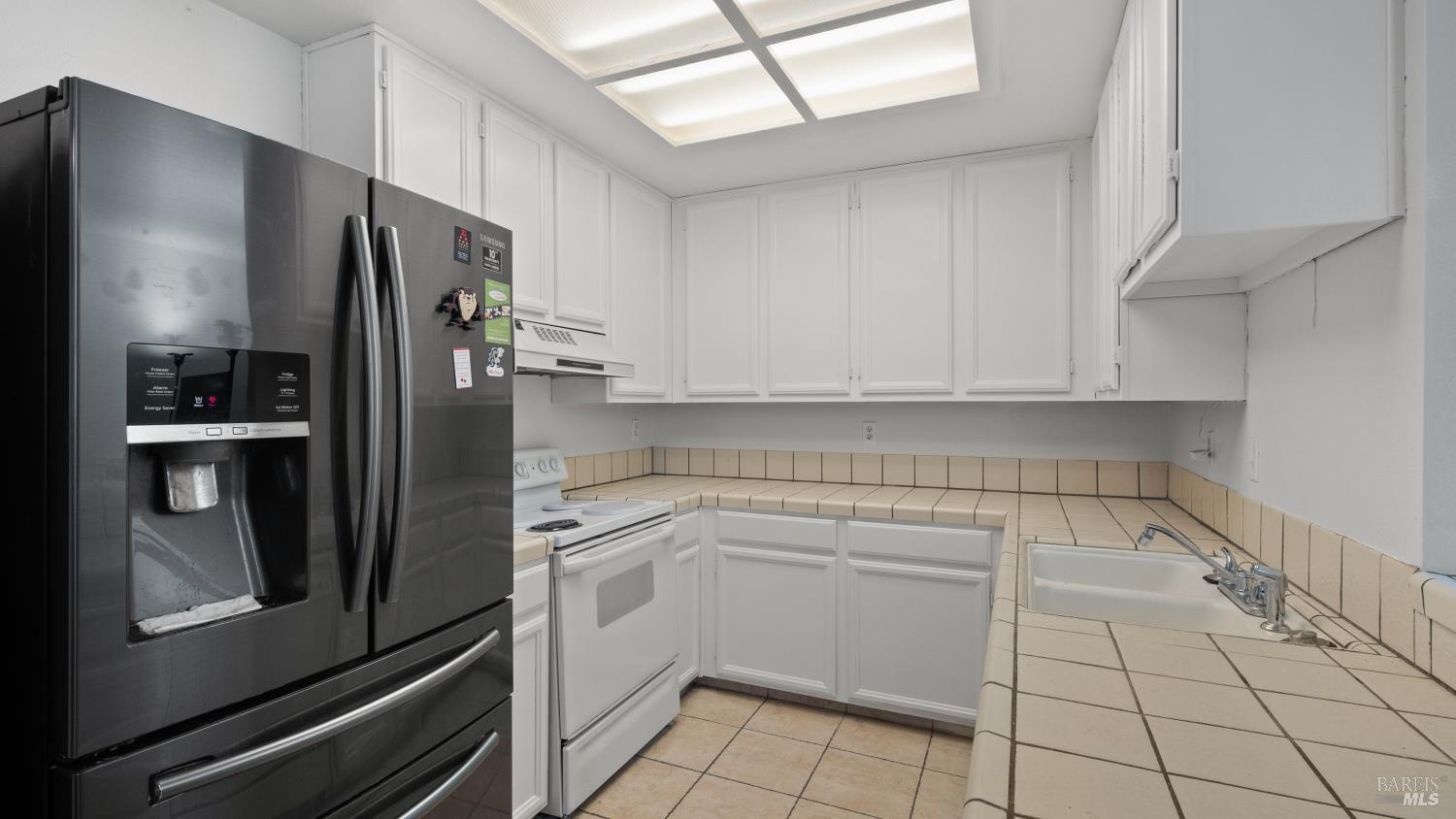 Detail Gallery Image 9 of 26 For 397 Kenbrook Cir, San Jose,  CA 95111 - 2 Beds | 2 Baths