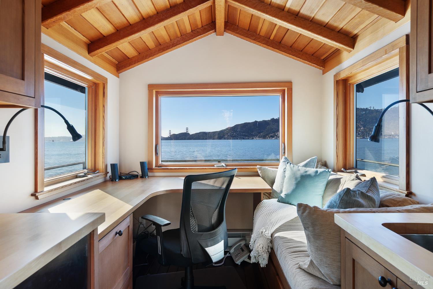 Detail Gallery Image 48 of 75 For 125 Belvedere Ave, Belvedere,  CA 94920 - 5 Beds | 5/5 Baths