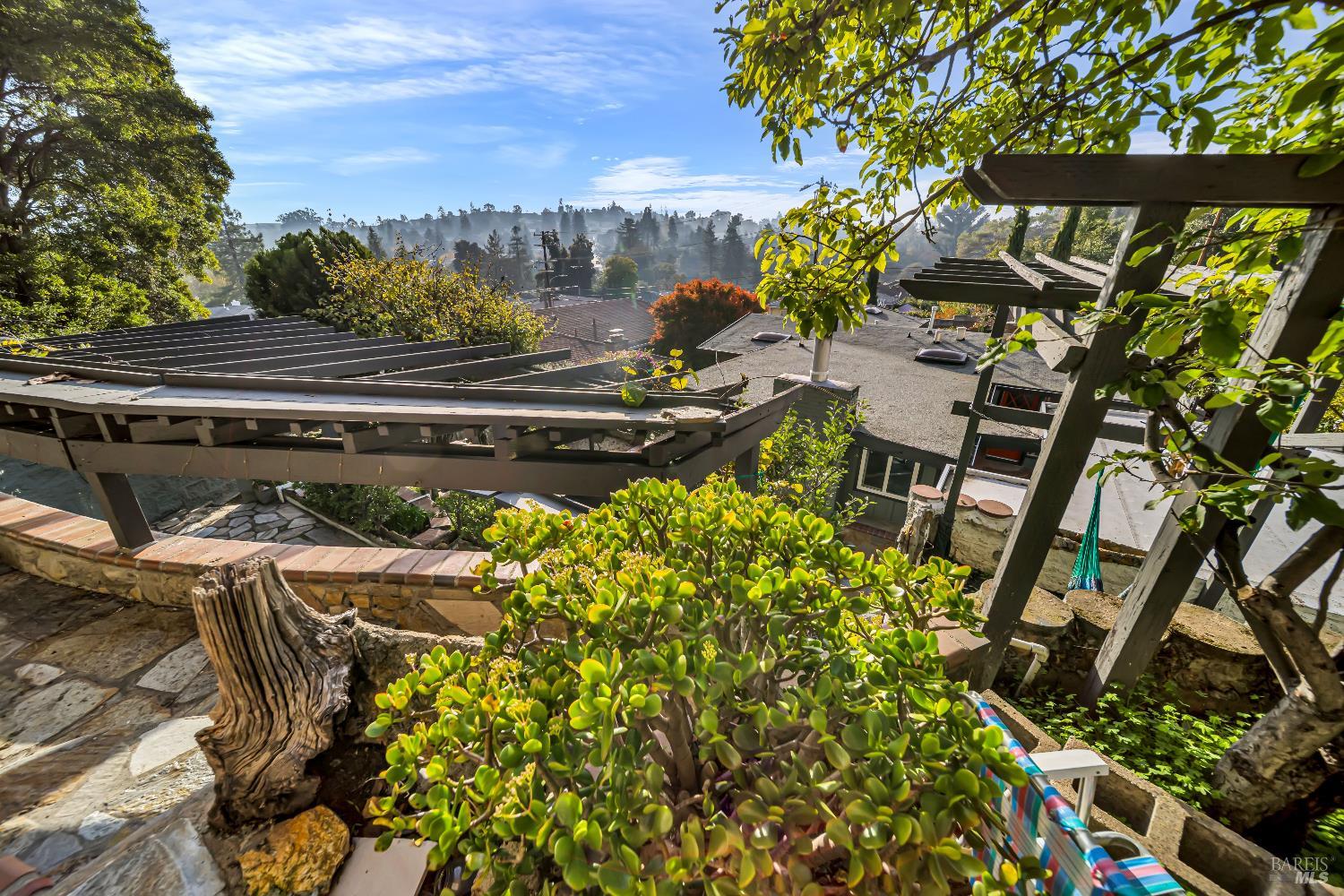 Detail Gallery Image 41 of 47 For 7810 Sanford St, Oakland,  CA 94605 - 3 Beds | 2 Baths