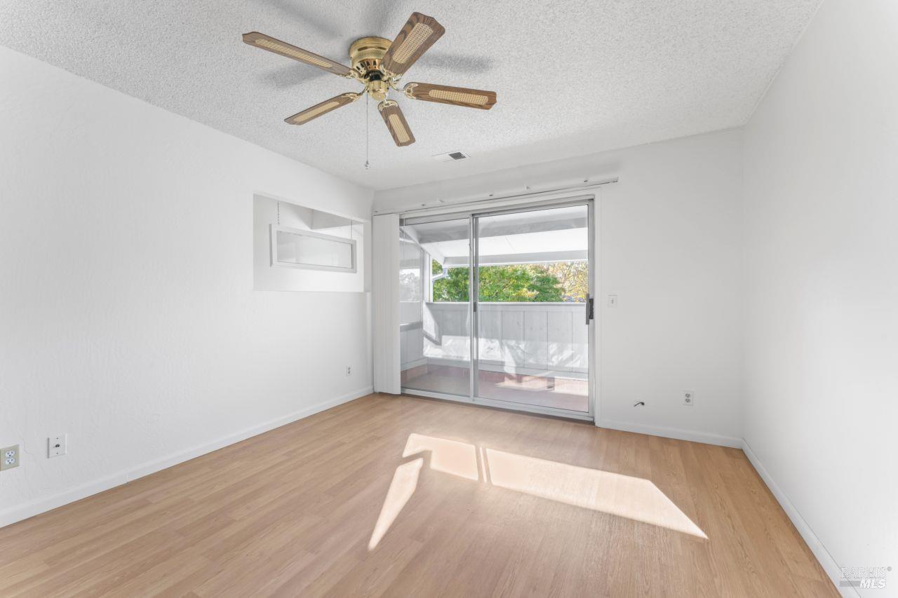 Detail Gallery Image 19 of 37 For 11 Creekwood Cir, Rohnert Park,  CA 94928 - 3 Beds | 2 Baths