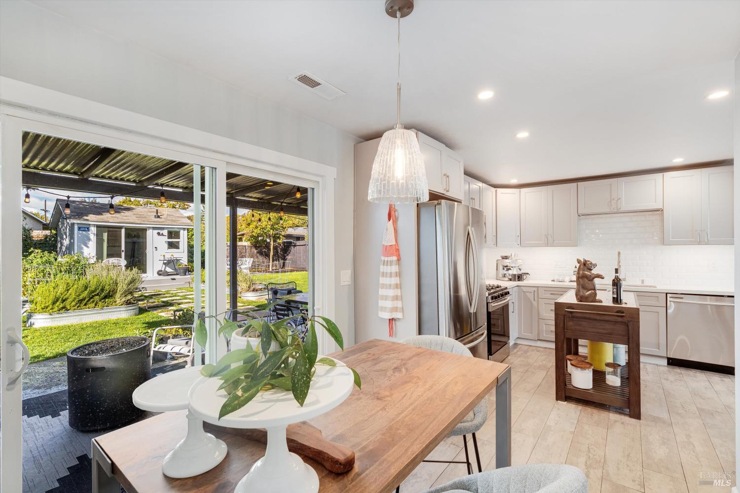 Detail Gallery Image 11 of 34 For 217 S Coombs St, Napa,  CA 94559 - 2 Beds | 1 Baths