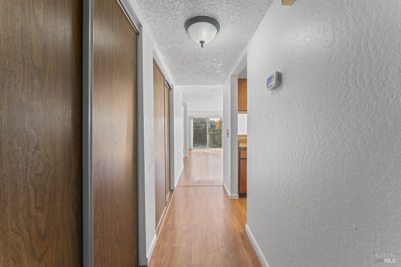 Detail Gallery Image 8 of 37 For 11 Creekwood Cir, Rohnert Park,  CA 94928 - 3 Beds | 2 Baths