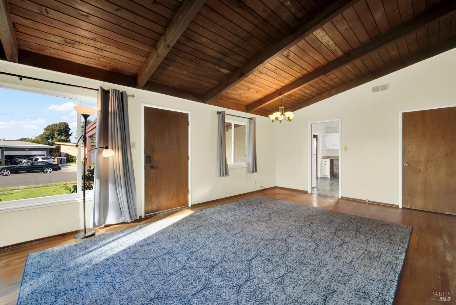 Detail Gallery Image 7 of 29 For 640 S Minahen St, Napa,  CA 94559 - 3 Beds | 2 Baths