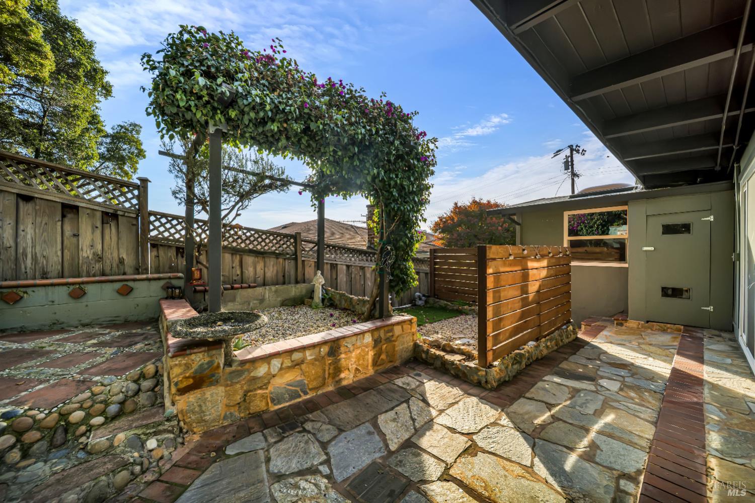 Detail Gallery Image 32 of 47 For 7810 Sanford St, Oakland,  CA 94605 - 3 Beds | 2 Baths