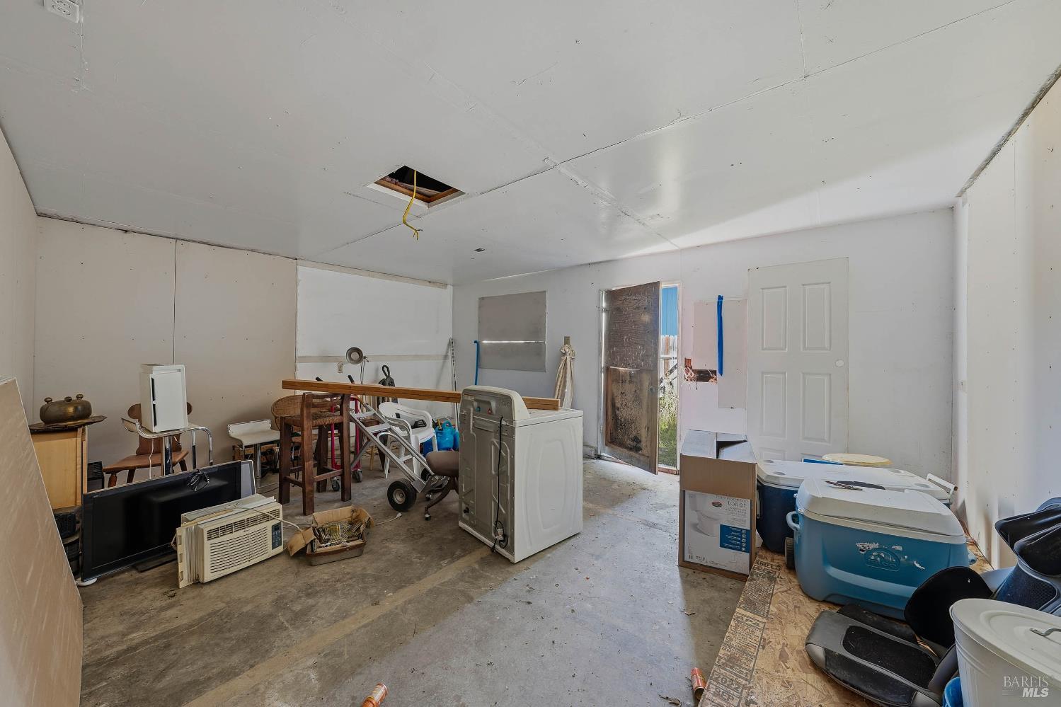 Detail Gallery Image 26 of 68 For 1633 New Long Valley Rd, Clearlake Oaks,  CA 95423 - 3 Beds | 2 Baths