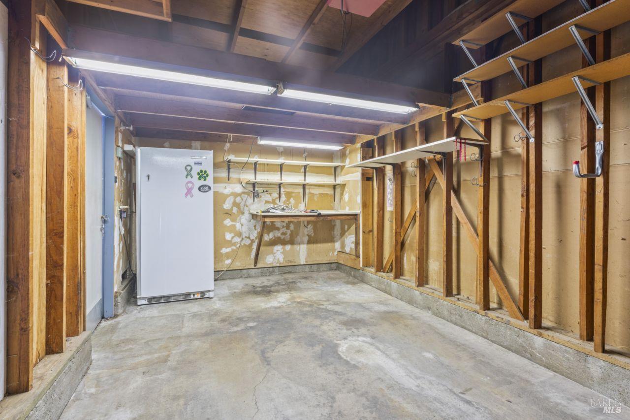 Detail Gallery Image 34 of 37 For 11 Creekwood Cir, Rohnert Park,  CA 94928 - 3 Beds | 2 Baths