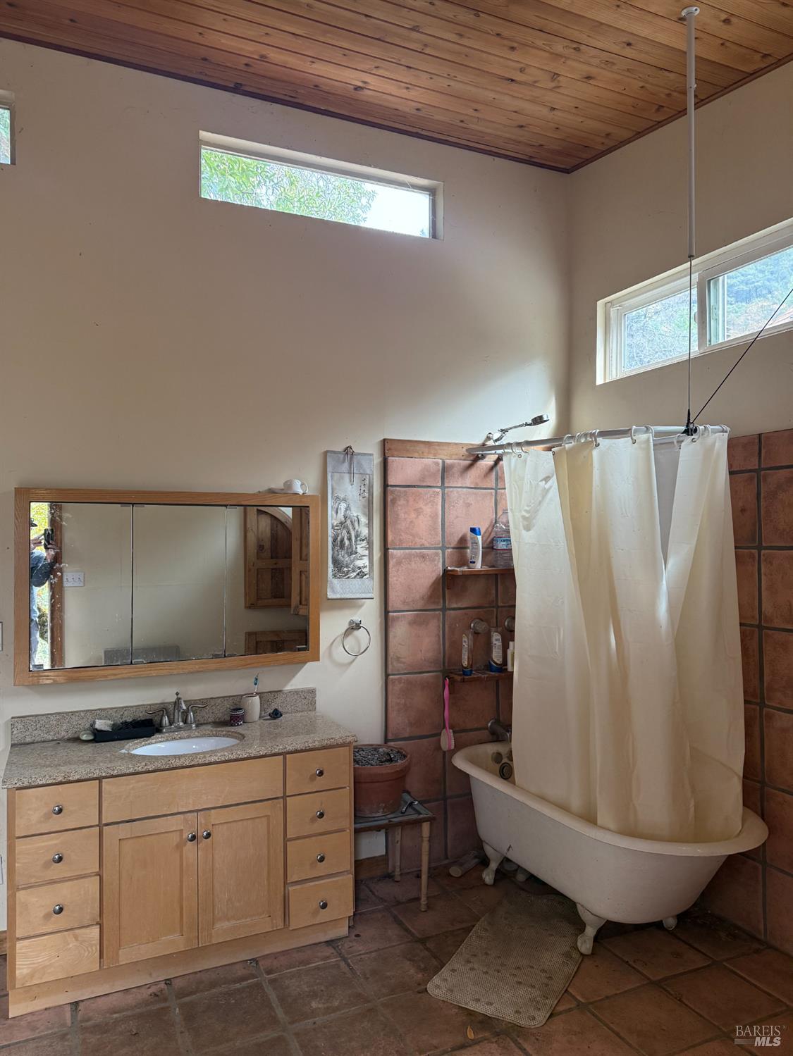Detail Gallery Image 17 of 42 For 6565 Spyrock Rd, Laytonville,  CA 95454 - 2 Beds | 1 Baths