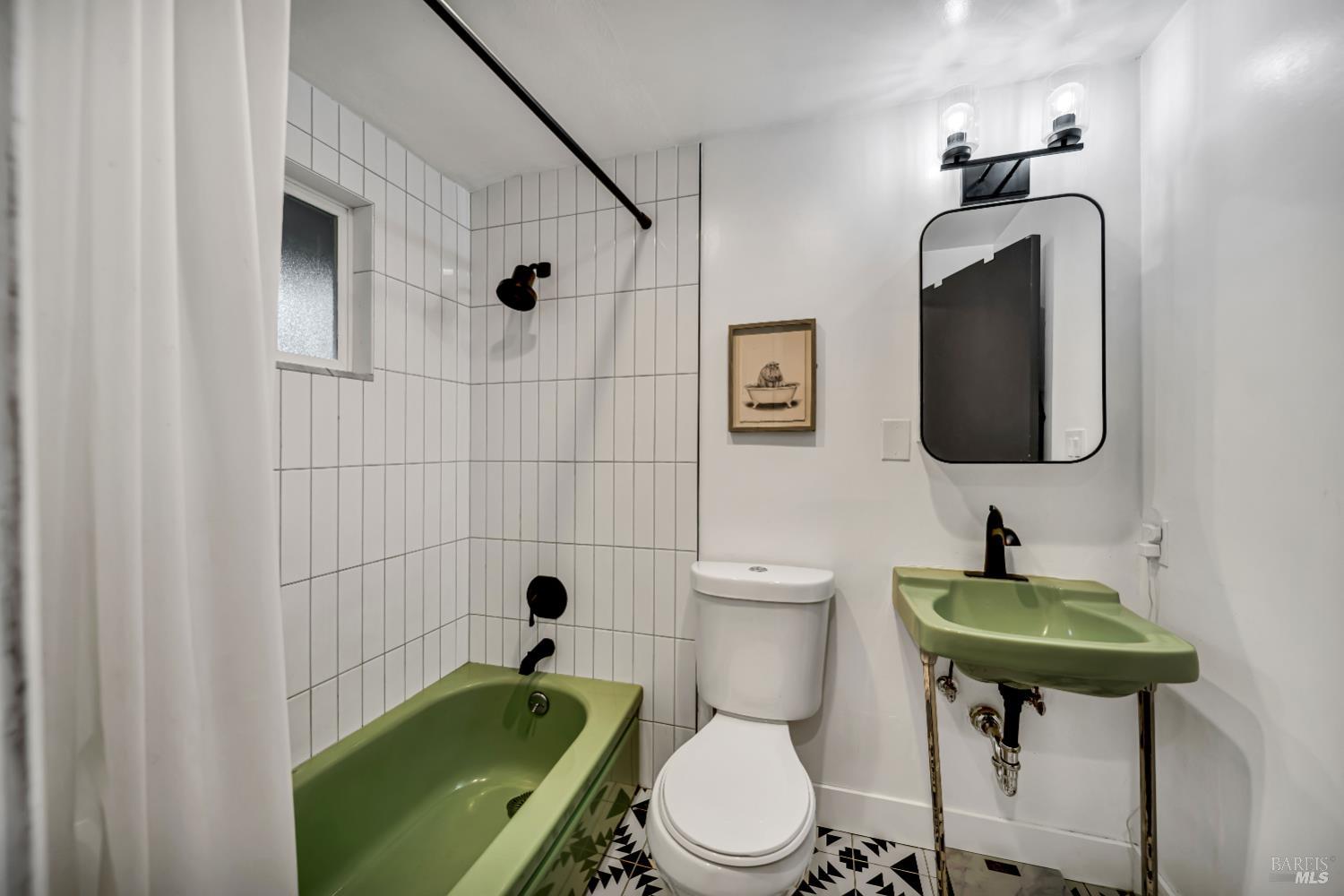 Detail Gallery Image 17 of 47 For 7810 Sanford St, Oakland,  CA 94605 - 3 Beds | 2 Baths