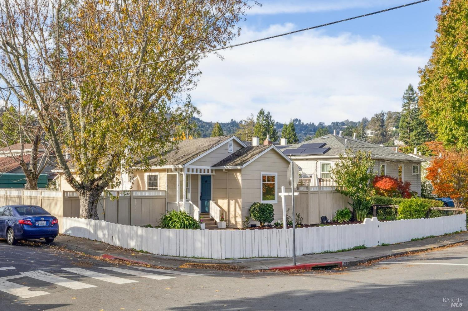 Detail Gallery Image 2 of 50 For 290 Sycamore Ave, Mill Valley,  CA 94941 - 4 Beds | 2 Baths