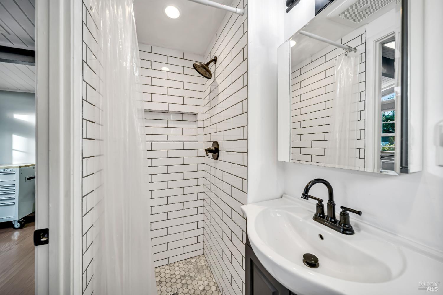 Detail Gallery Image 21 of 47 For 7810 Sanford St, Oakland,  CA 94605 - 3 Beds | 2 Baths