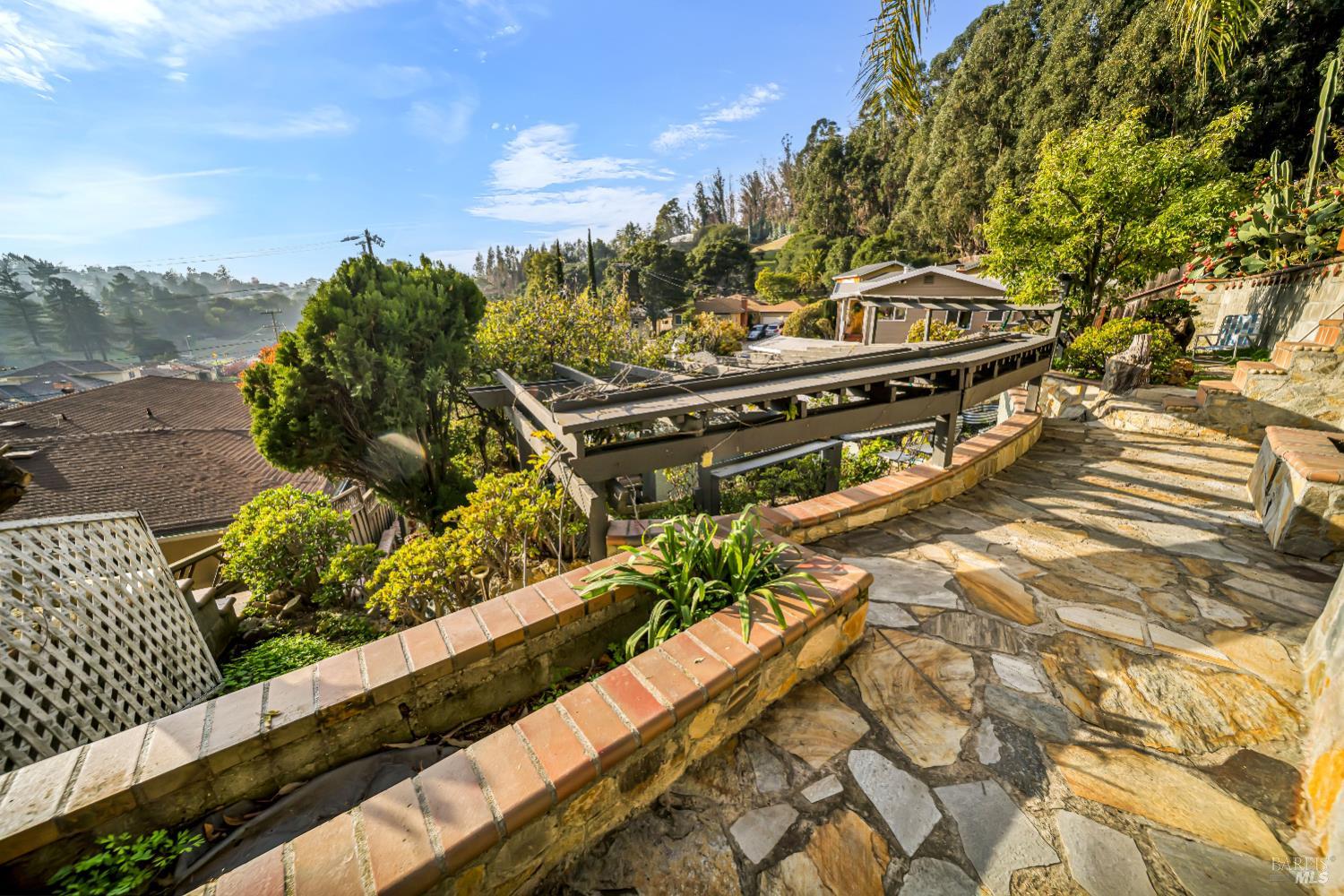 Detail Gallery Image 39 of 47 For 7810 Sanford St, Oakland,  CA 94605 - 3 Beds | 2 Baths