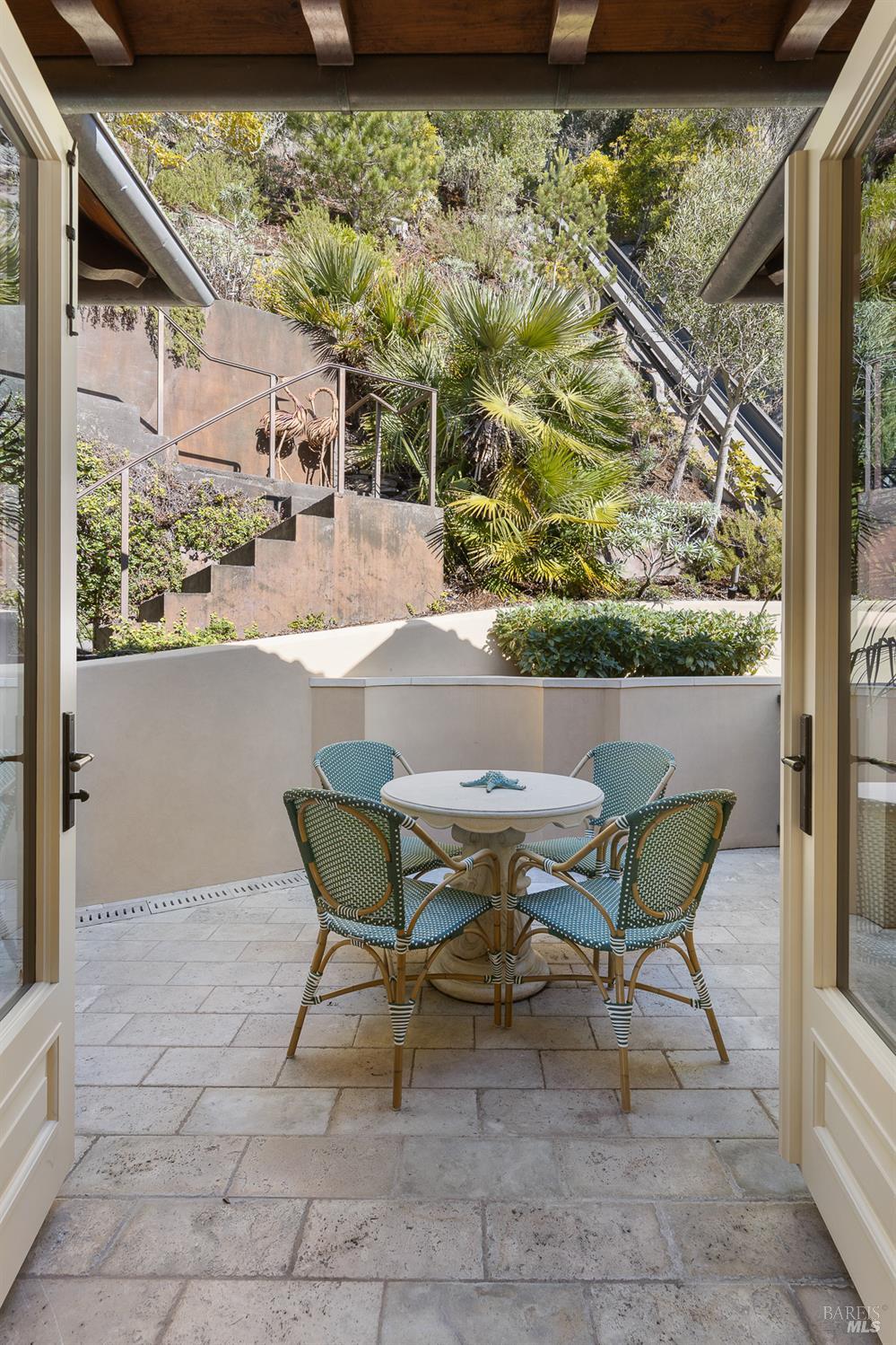 Detail Gallery Image 15 of 75 For 125 Belvedere Ave, Belvedere,  CA 94920 - 5 Beds | 5/5 Baths