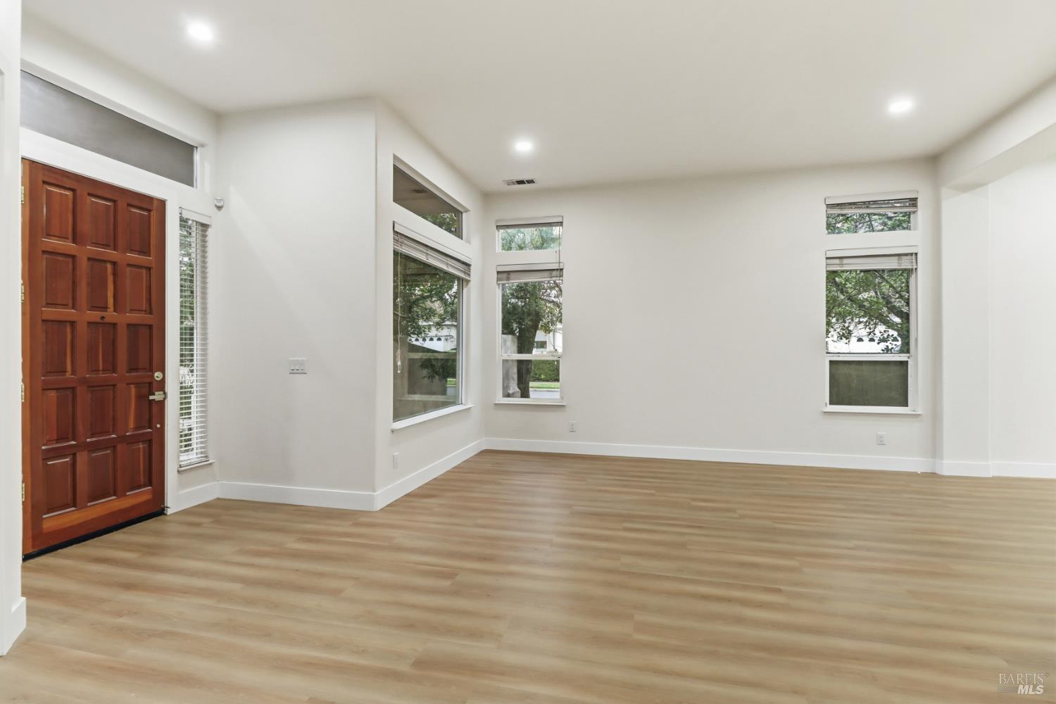 Detail Gallery Image 7 of 66 For 3650 Fullerton Ct, Fairfield,  CA 94533 - 4 Beds | 2/1 Baths