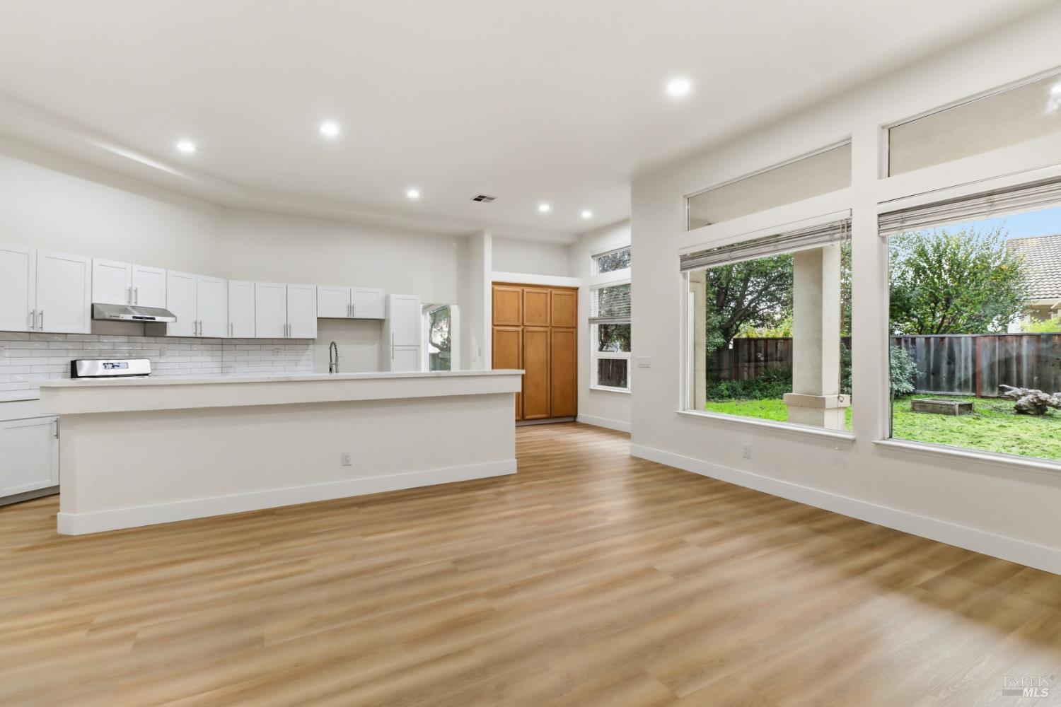 Detail Gallery Image 17 of 66 For 3650 Fullerton Ct, Fairfield,  CA 94533 - 4 Beds | 2/1 Baths