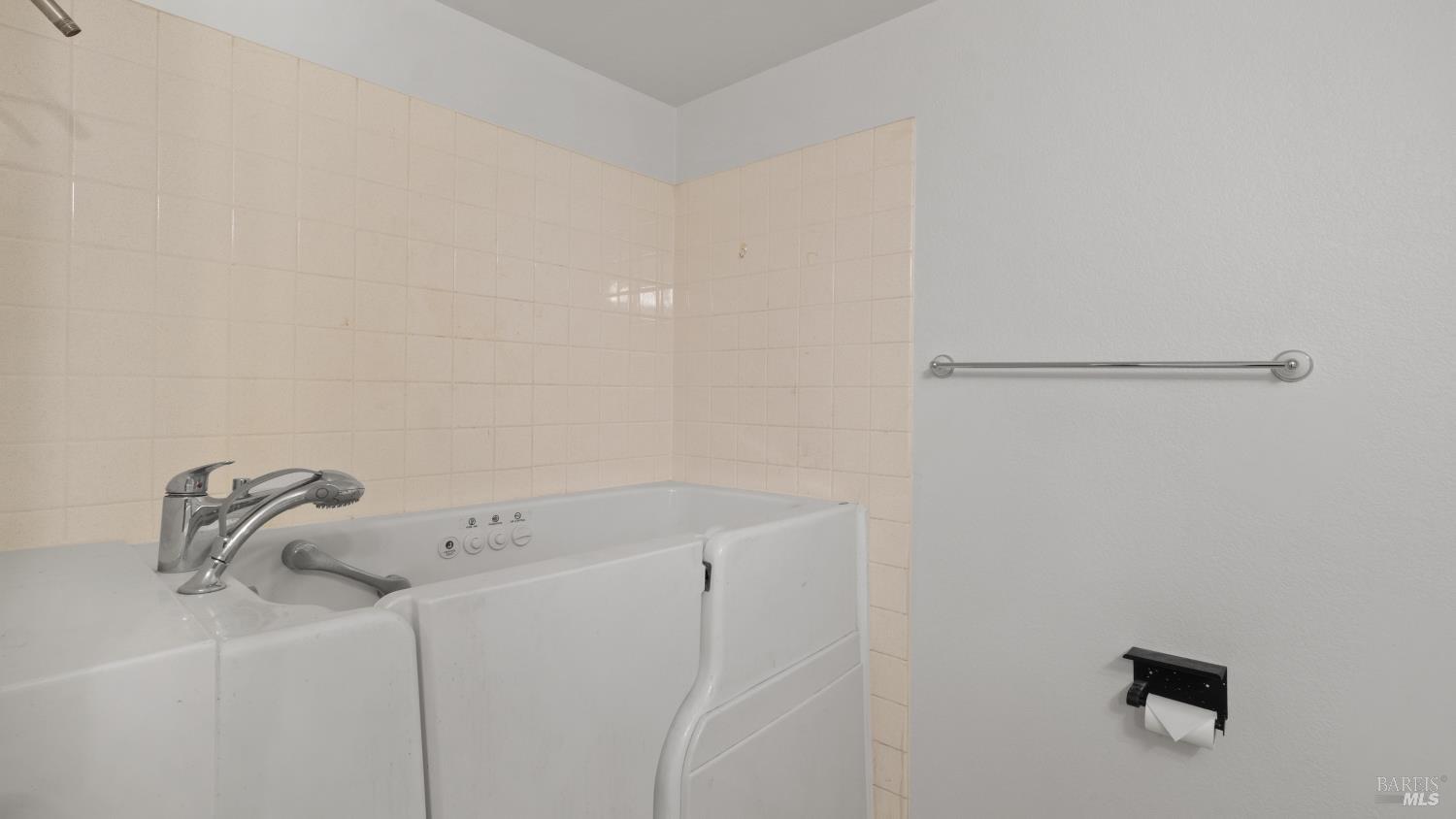 Detail Gallery Image 23 of 26 For 397 Kenbrook Cir, San Jose,  CA 95111 - 2 Beds | 2 Baths