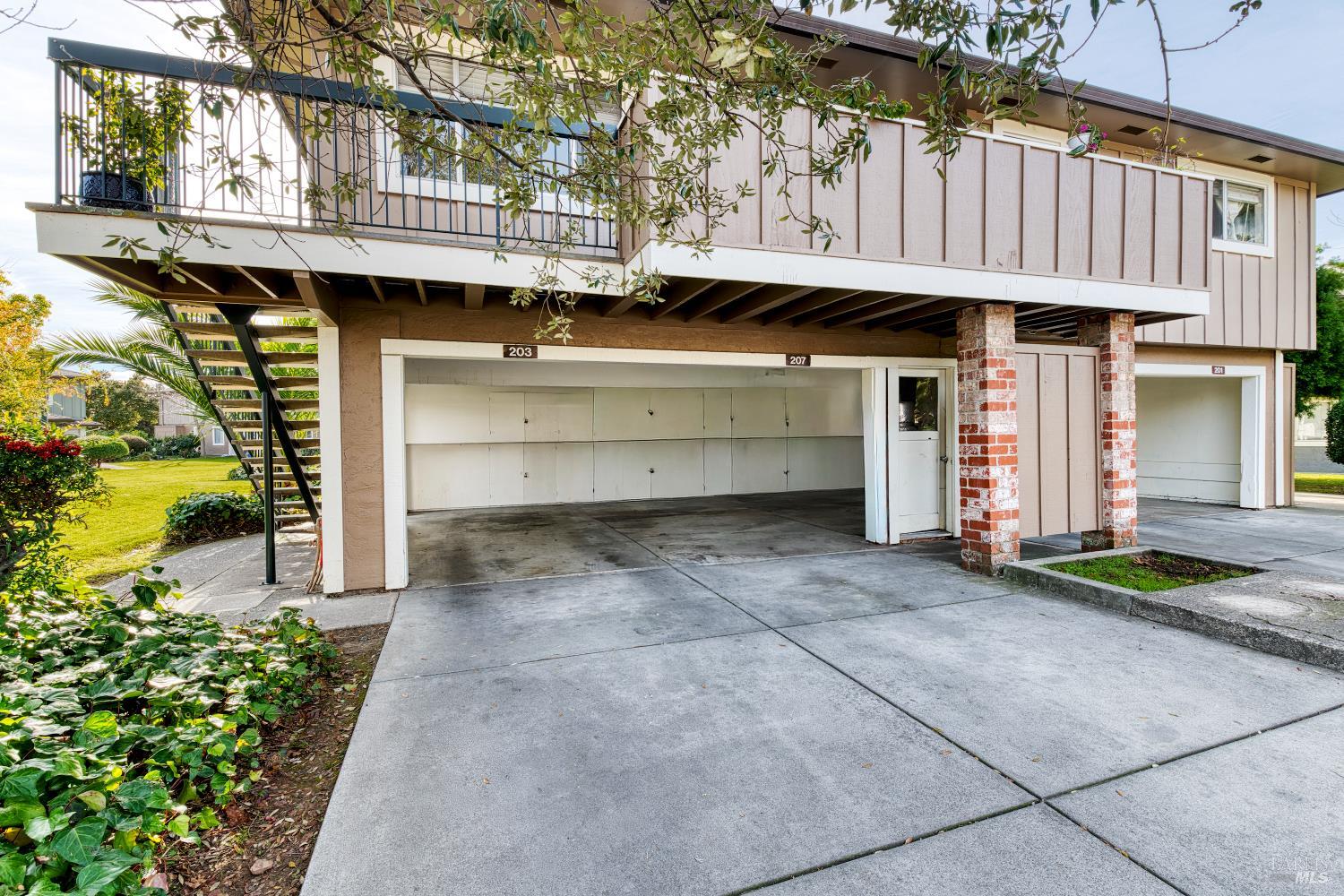 Detail Gallery Image 19 of 21 For 207 Bahia Pl, San Rafael,  CA 94901 - 2 Beds | 1 Baths