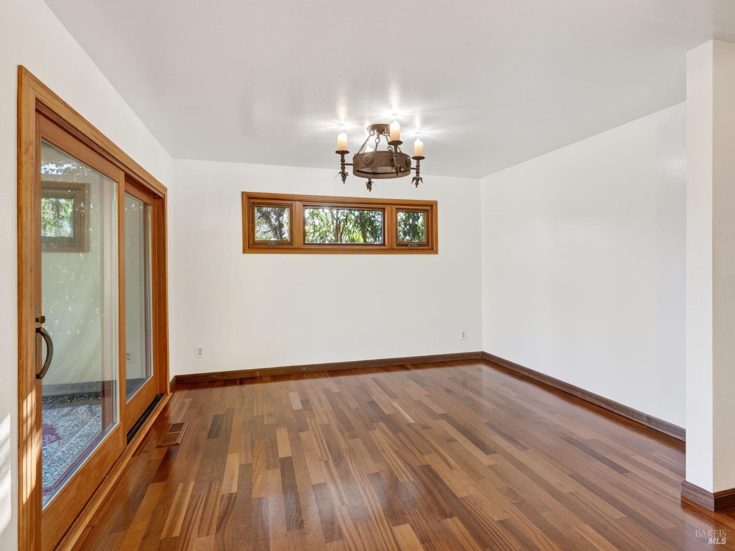 Detail Gallery Image 12 of 41 For 1010 Easum Dr, Napa,  CA 94558 - 3 Beds | 2 Baths