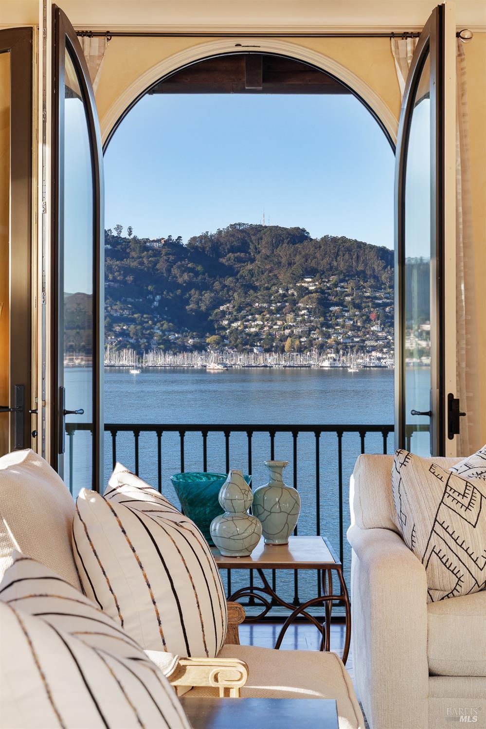 Detail Gallery Image 7 of 75 For 125 Belvedere Ave, Belvedere,  CA 94920 - 5 Beds | 5/5 Baths