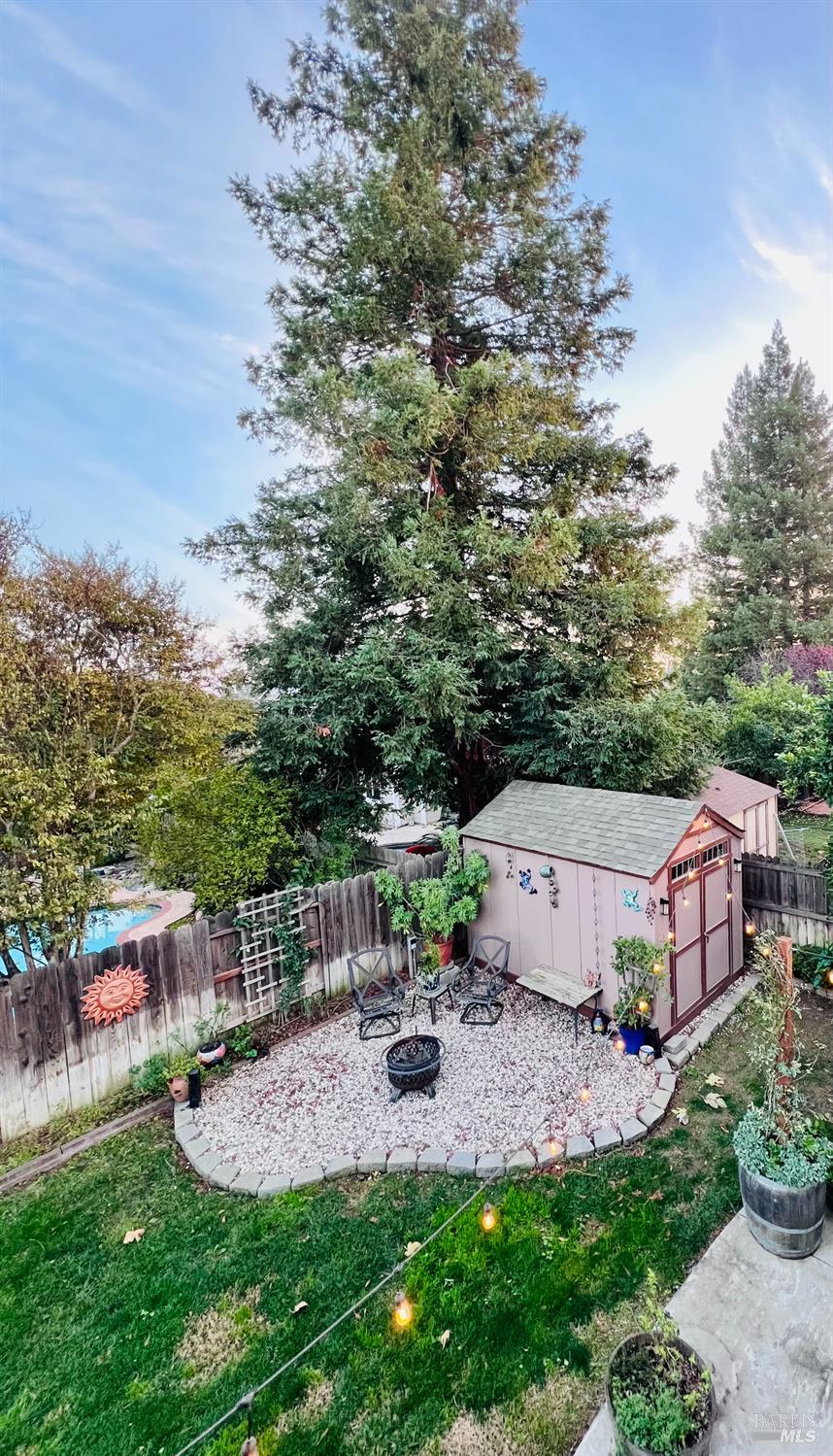 Detail Gallery Image 5 of 33 For 755 Wiegand Way, Dixon,  CA 95620 - 4 Beds | 3 Baths