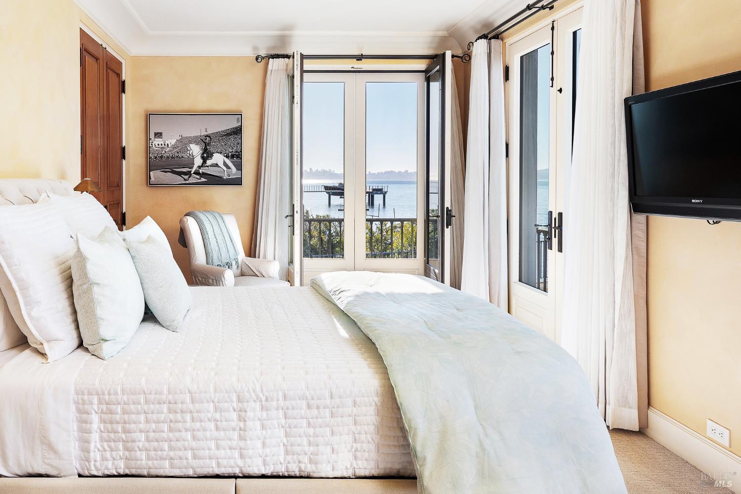 Detail Gallery Image 38 of 75 For 125 Belvedere Ave, Belvedere,  CA 94920 - 5 Beds | 5/5 Baths