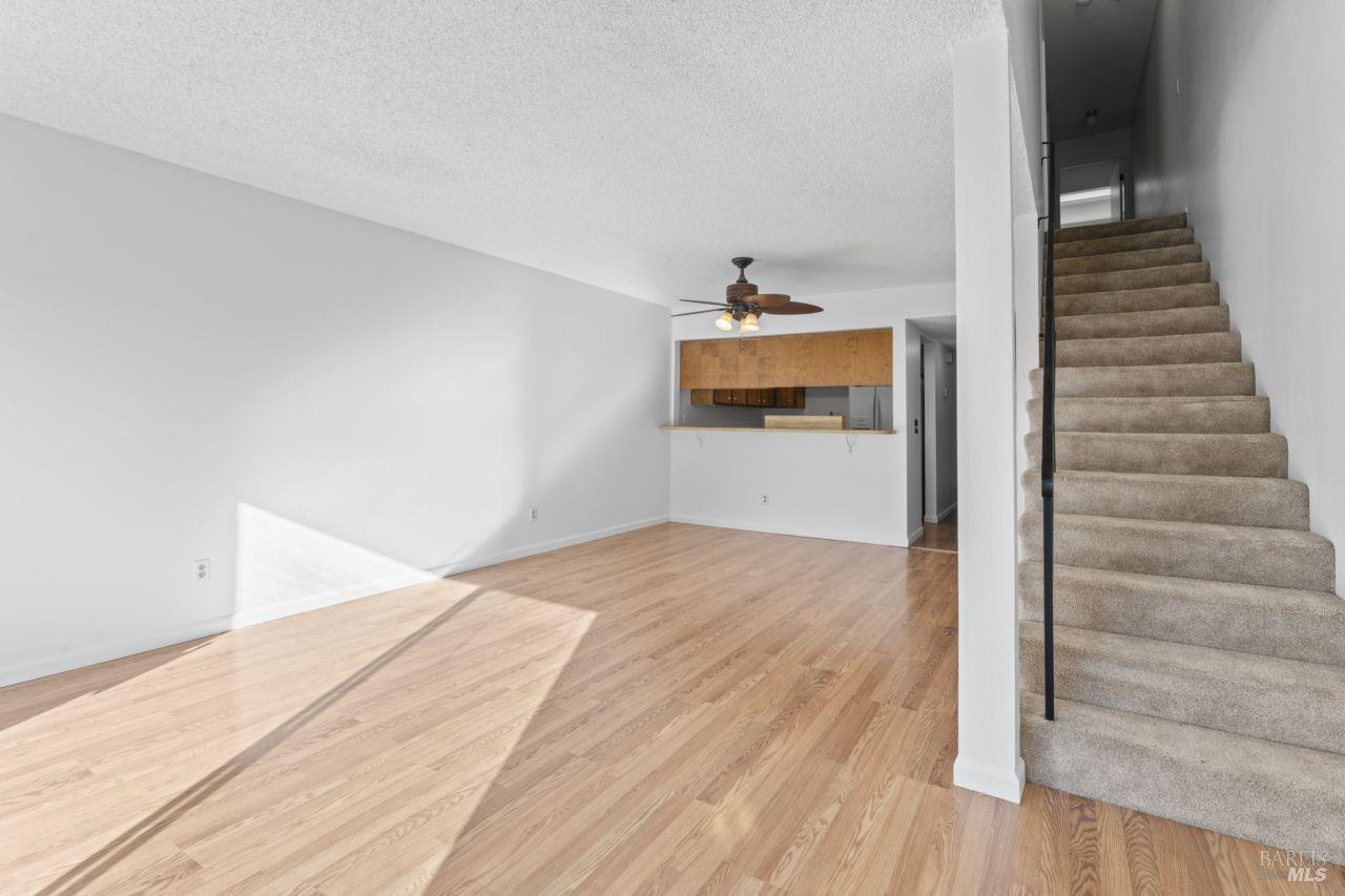 Detail Gallery Image 14 of 37 For 11 Creekwood Cir, Rohnert Park,  CA 94928 - 3 Beds | 2 Baths