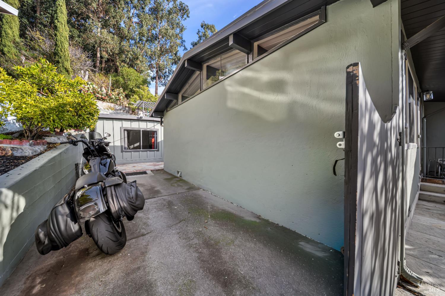 Detail Gallery Image 42 of 47 For 7810 Sanford St, Oakland,  CA 94605 - 3 Beds | 2 Baths