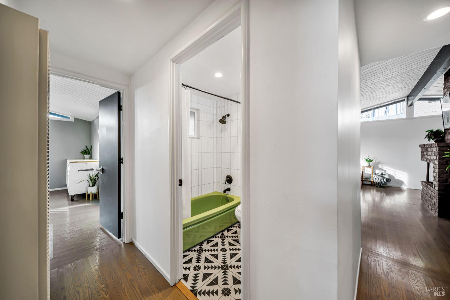 Detail Gallery Image 16 of 47 For 7810 Sanford St, Oakland,  CA 94605 - 3 Beds | 2 Baths