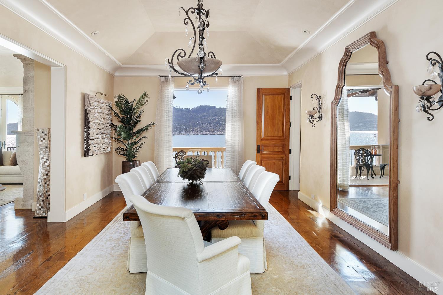 Detail Gallery Image 11 of 75 For 125 Belvedere Ave, Belvedere,  CA 94920 - 5 Beds | 5/5 Baths