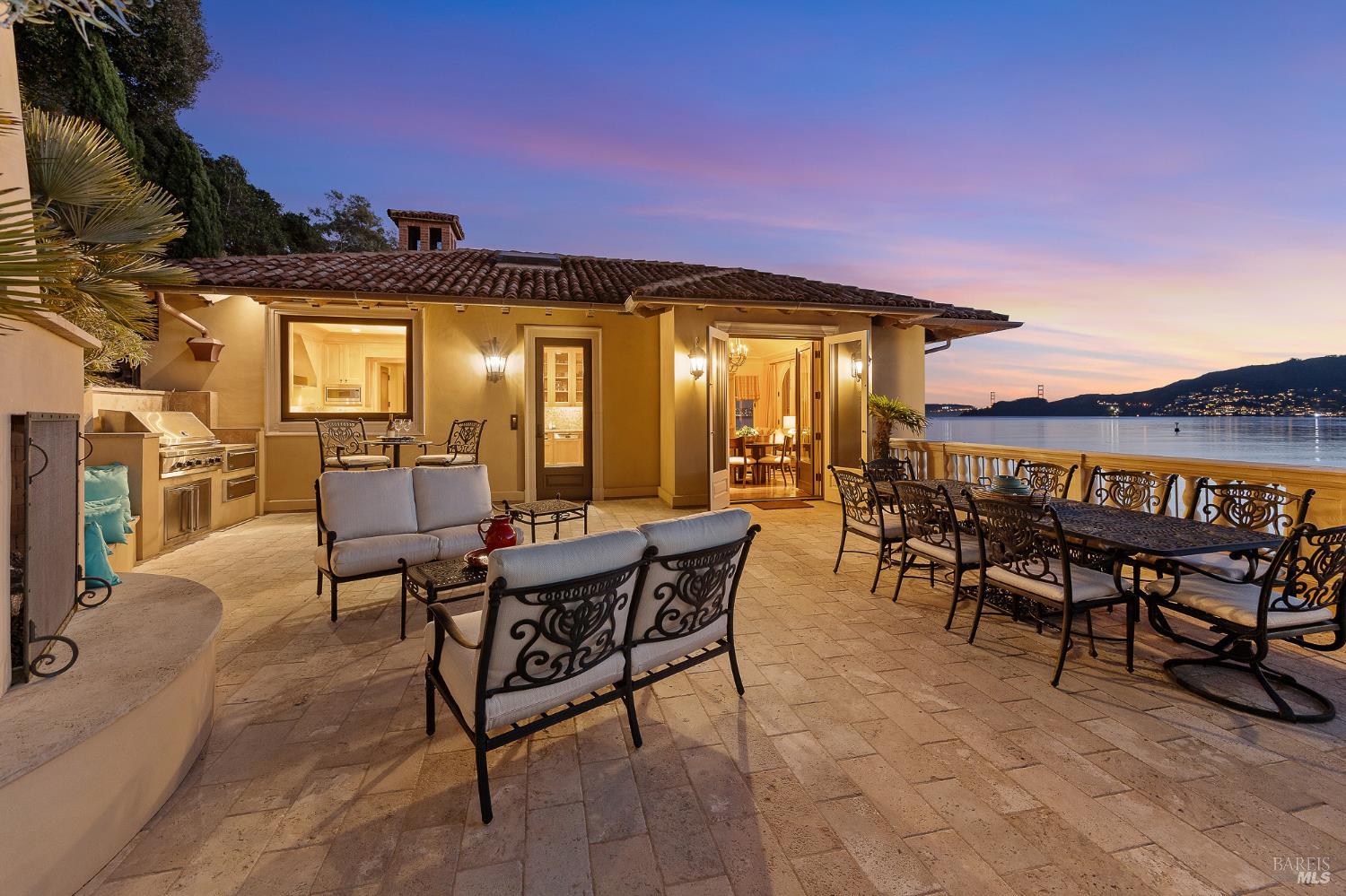 Detail Gallery Image 21 of 75 For 125 Belvedere Ave, Belvedere,  CA 94920 - 5 Beds | 5/5 Baths