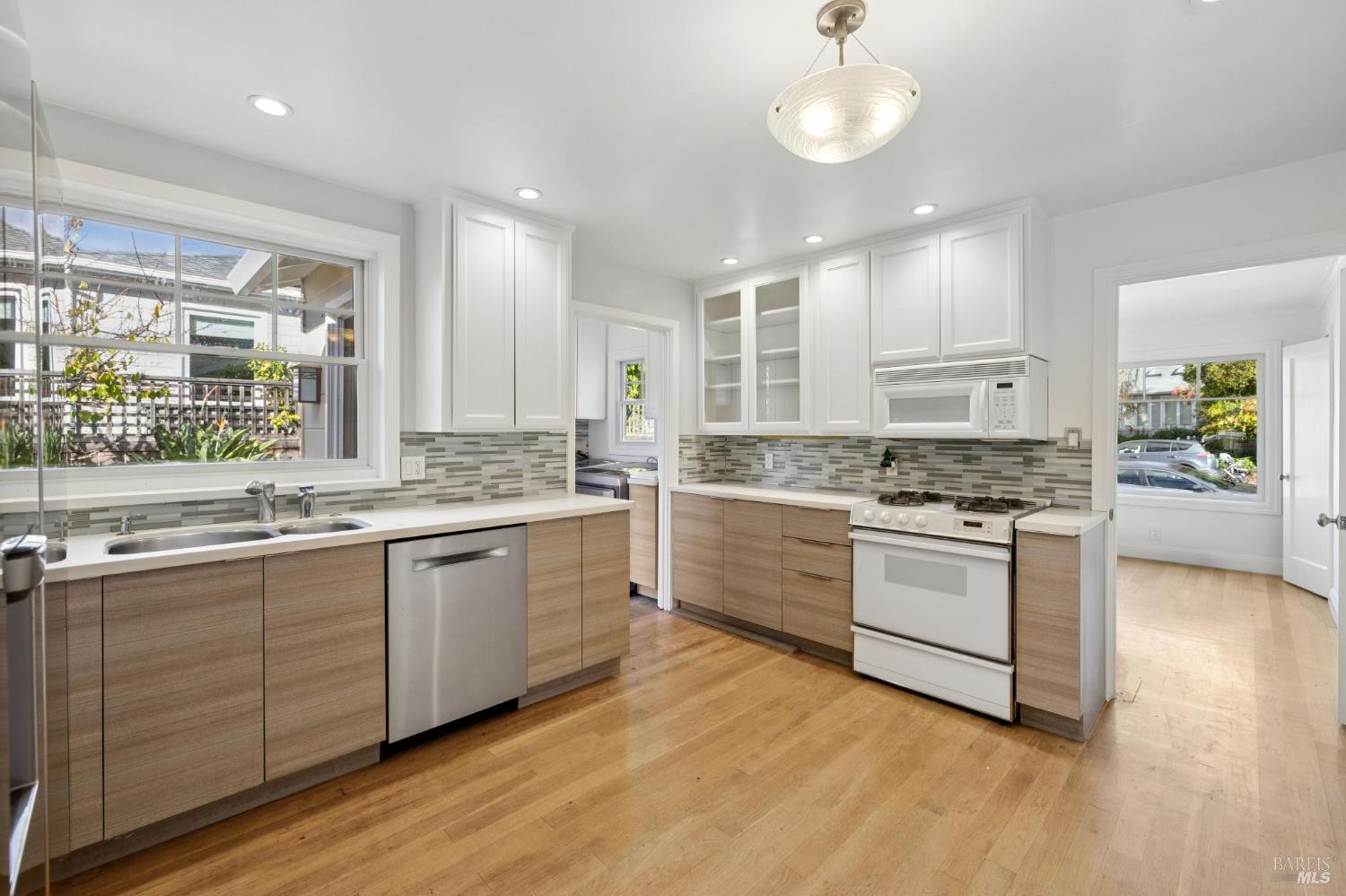 Detail Gallery Image 34 of 50 For 290 Sycamore Ave, Mill Valley,  CA 94941 - 4 Beds | 2 Baths