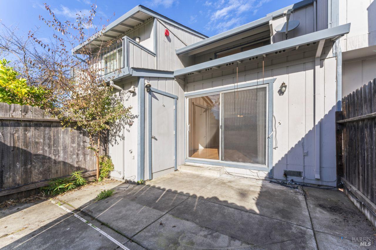 Detail Gallery Image 32 of 37 For 11 Creekwood Cir, Rohnert Park,  CA 94928 - 3 Beds | 2 Baths