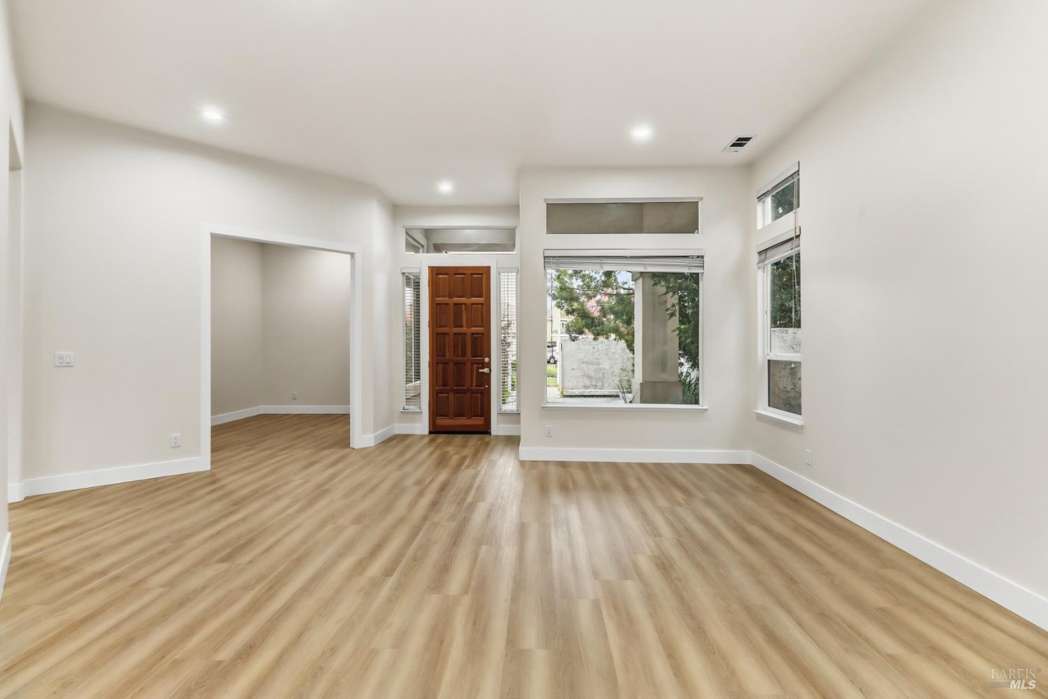 Detail Gallery Image 8 of 66 For 3650 Fullerton Ct, Fairfield,  CA 94533 - 4 Beds | 2/1 Baths