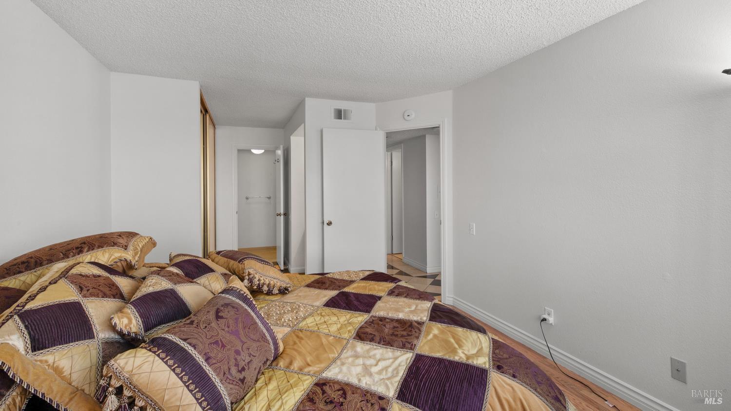 Detail Gallery Image 14 of 26 For 397 Kenbrook Cir, San Jose,  CA 95111 - 2 Beds | 2 Baths