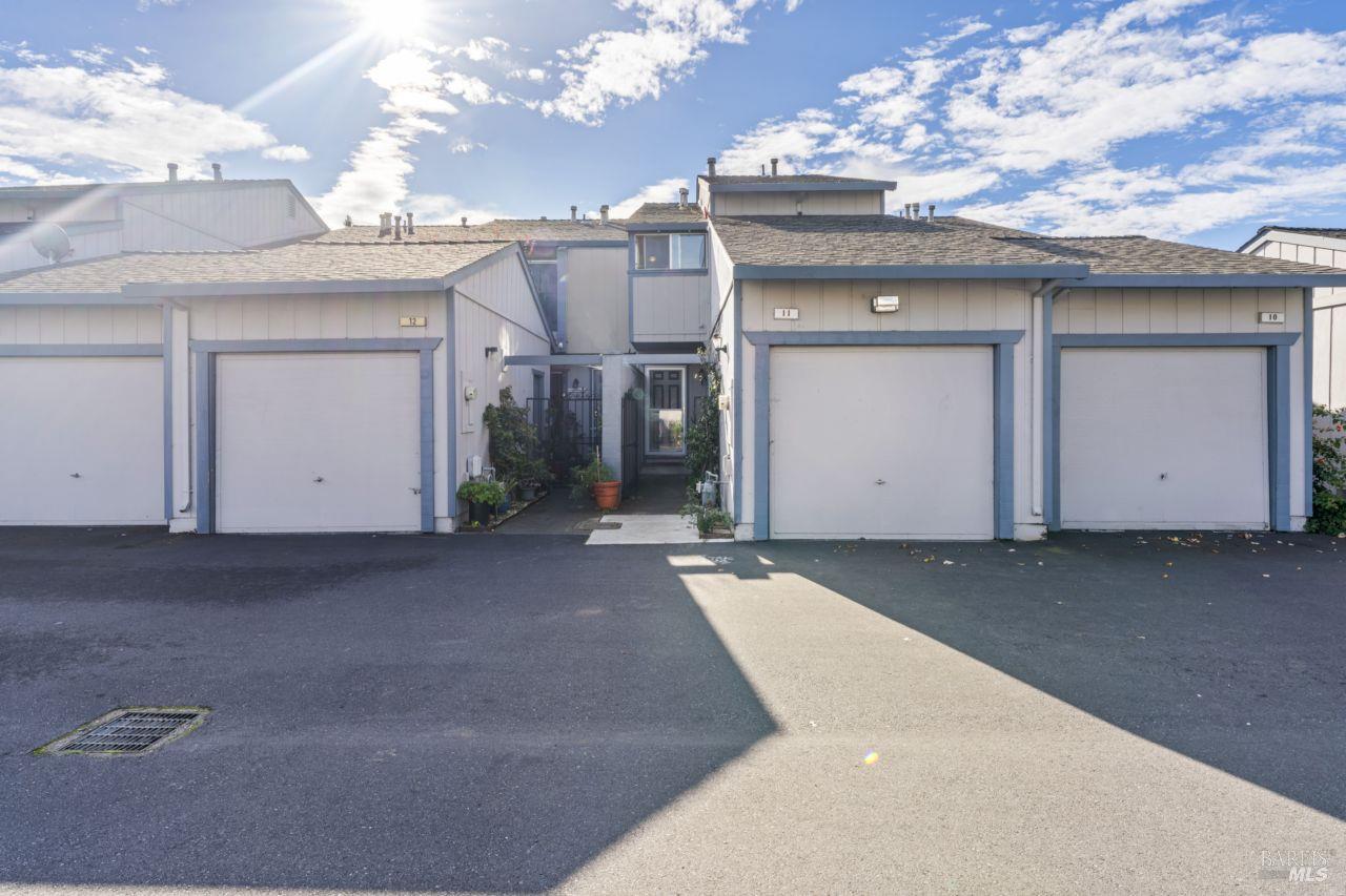 Detail Gallery Image 37 of 37 For 11 Creekwood Cir, Rohnert Park,  CA 94928 - 3 Beds | 2 Baths