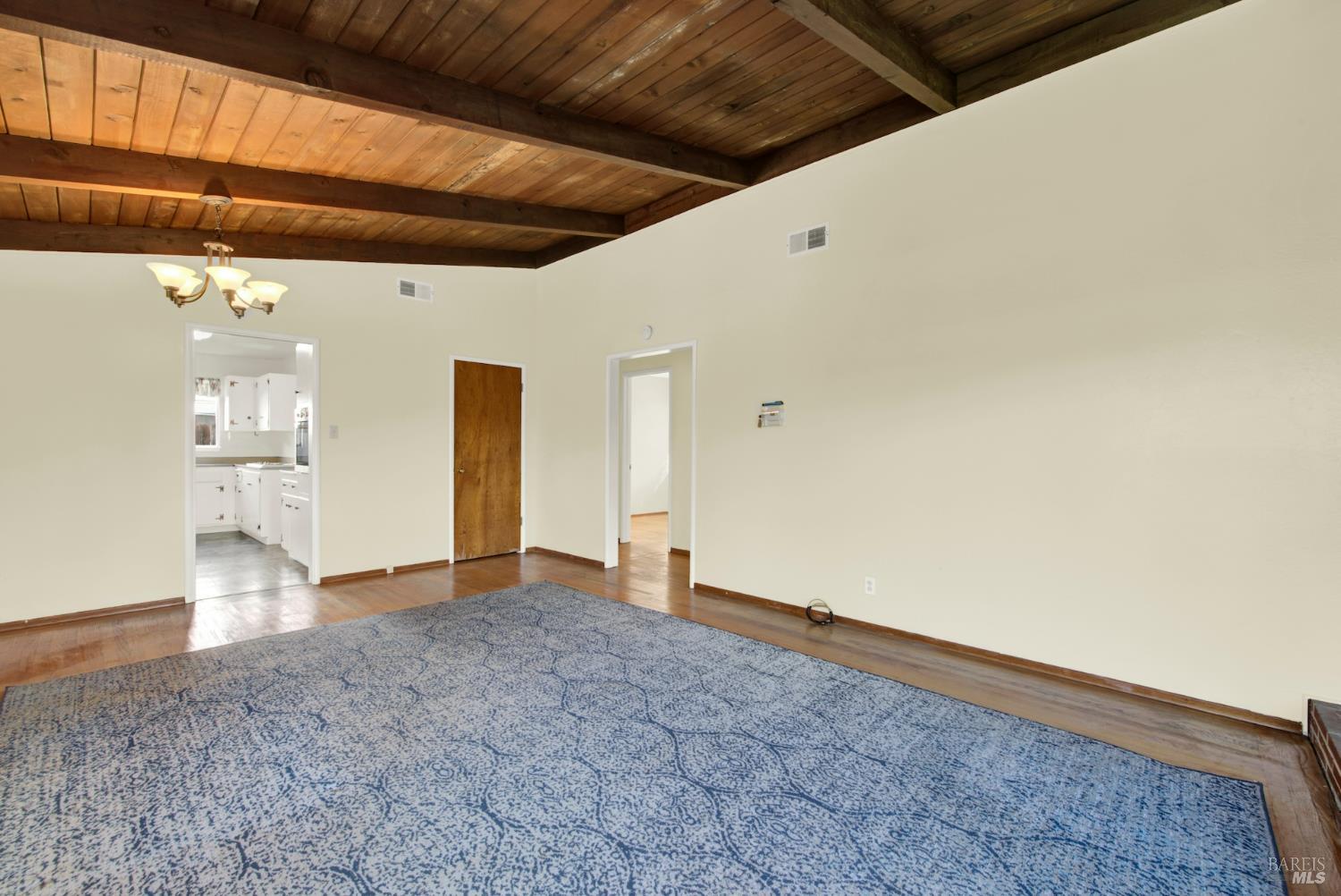 Detail Gallery Image 9 of 29 For 640 S Minahen St, Napa,  CA 94559 - 3 Beds | 2 Baths