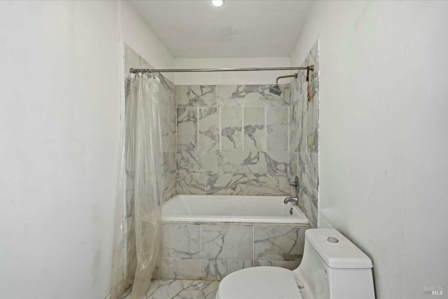 Detail Gallery Image 8 of 22 For 11651 Cerrito Dr, Clearlake Oaks,  CA 95423 - 1 Beds | 1 Baths