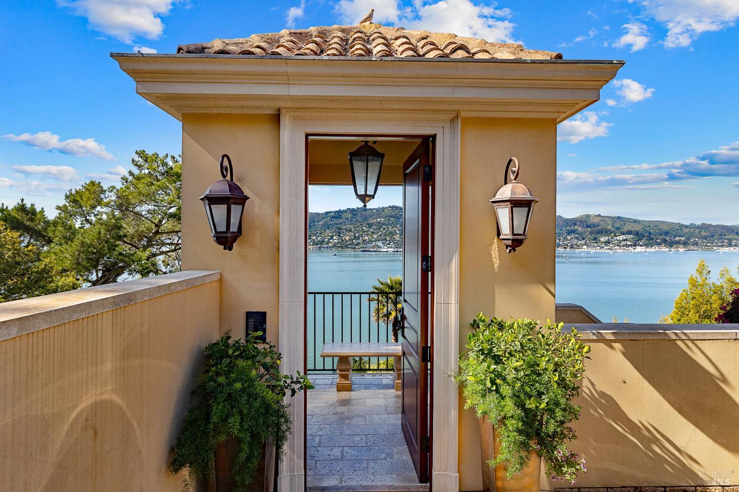 Detail Gallery Image 56 of 75 For 125 Belvedere Ave, Belvedere,  CA 94920 - 5 Beds | 5/5 Baths