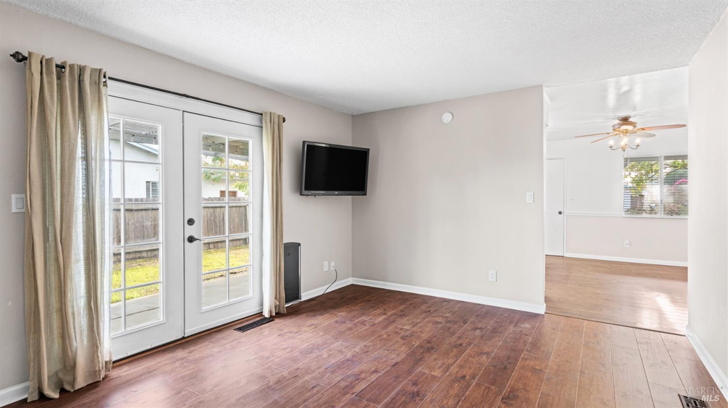 Detail Gallery Image 13 of 37 For 420 Mckenzie Dr, Dixon,  CA 95620 - 3 Beds | 2 Baths