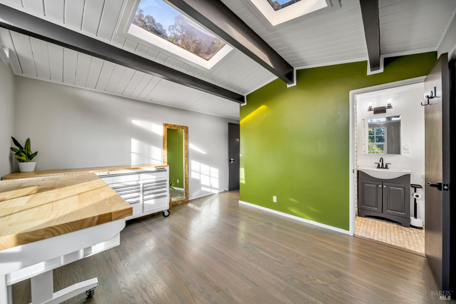 Detail Gallery Image 19 of 47 For 7810 Sanford St, Oakland,  CA 94605 - 3 Beds | 2 Baths