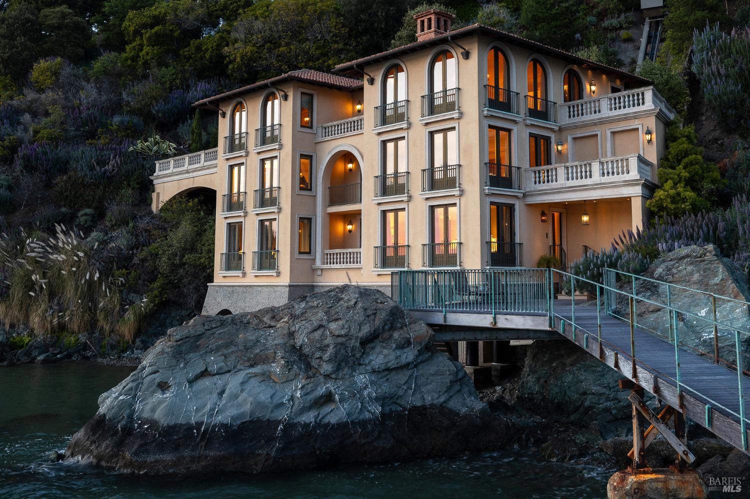 Detail Gallery Image 49 of 75 For 125 Belvedere Ave, Belvedere,  CA 94920 - 5 Beds | 5/5 Baths