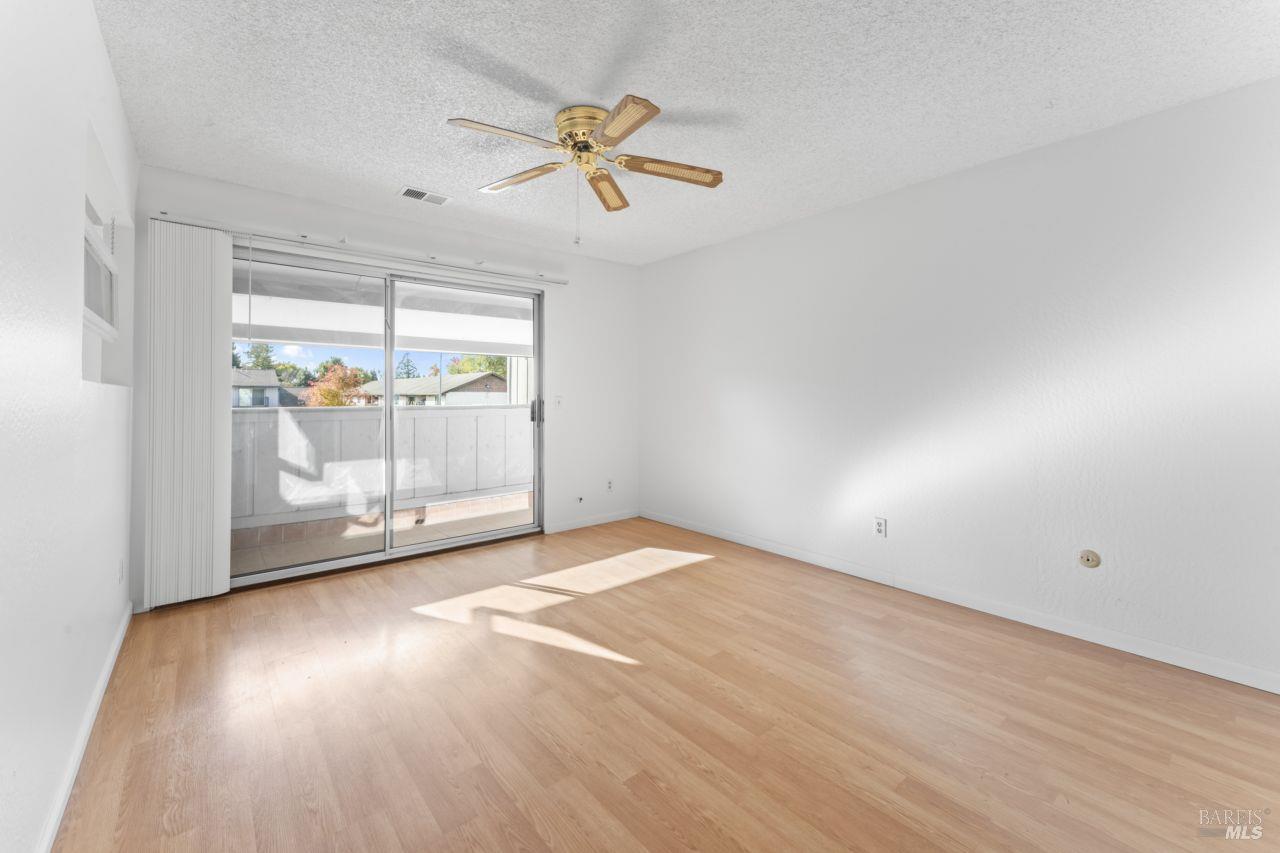 Detail Gallery Image 17 of 37 For 11 Creekwood Cir, Rohnert Park,  CA 94928 - 3 Beds | 2 Baths