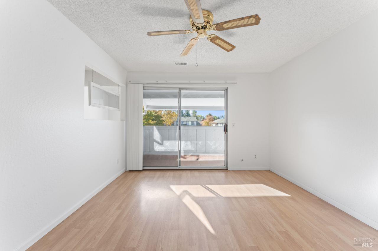 Detail Gallery Image 18 of 37 For 11 Creekwood Cir, Rohnert Park,  CA 94928 - 3 Beds | 2 Baths