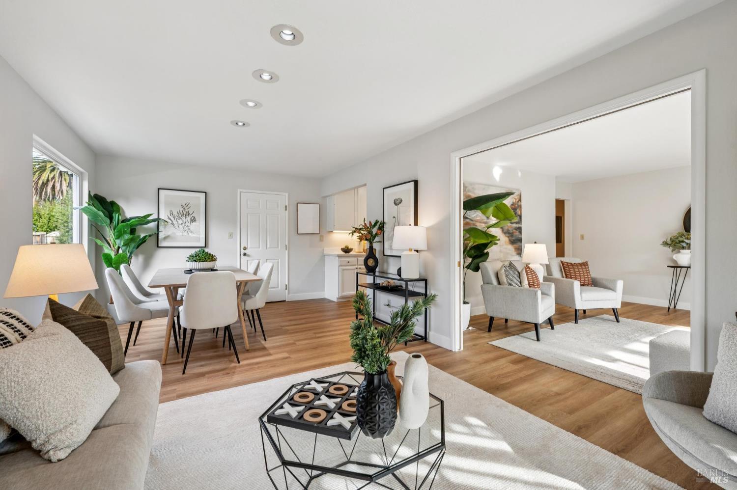 Detail Gallery Image 6 of 23 For 479 Calle De La Mesa Unkn, Novato,  CA 94949 - 4 Beds | 2 Baths