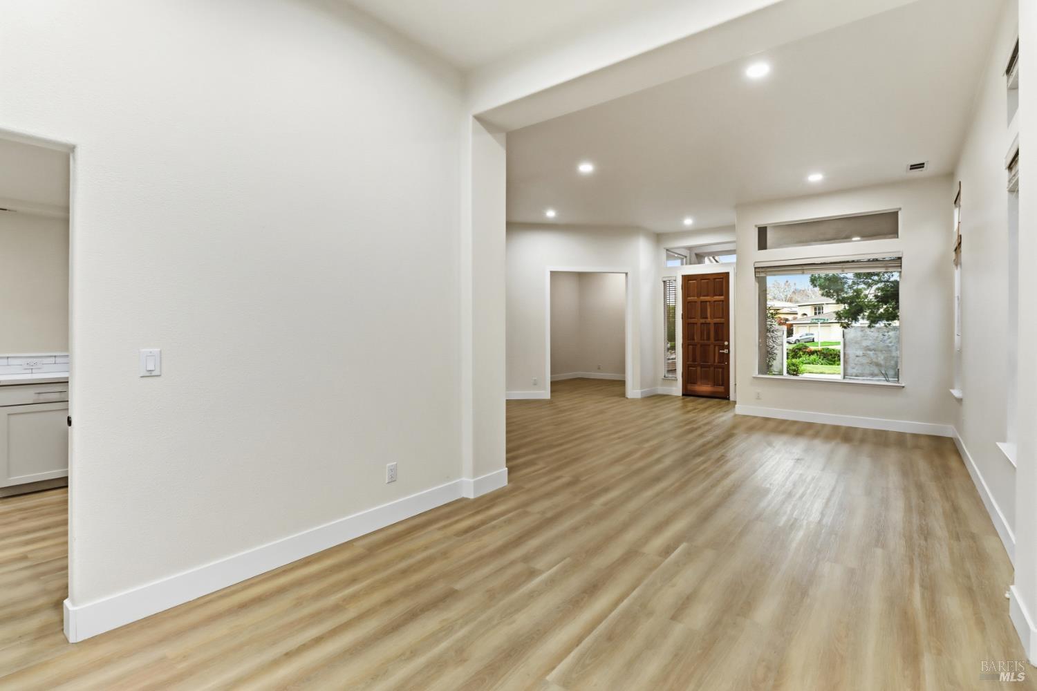 Detail Gallery Image 12 of 66 For 3650 Fullerton Ct, Fairfield,  CA 94533 - 4 Beds | 2/1 Baths