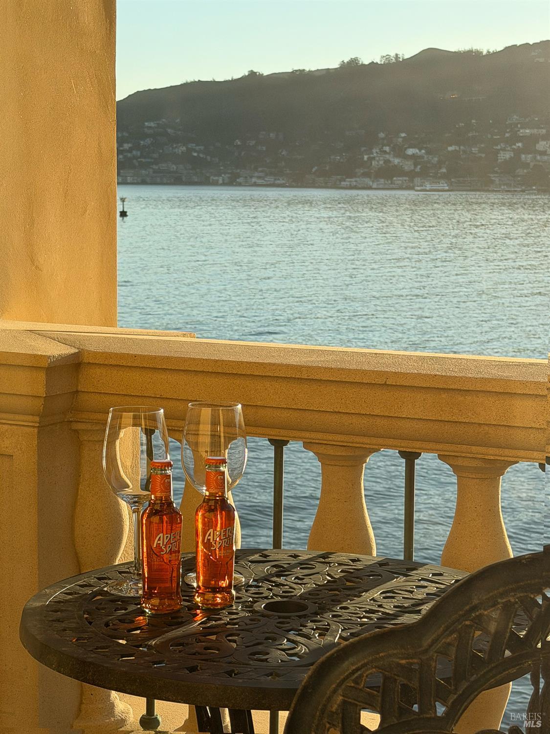 Detail Gallery Image 13 of 75 For 125 Belvedere Ave, Belvedere,  CA 94920 - 5 Beds | 5/5 Baths